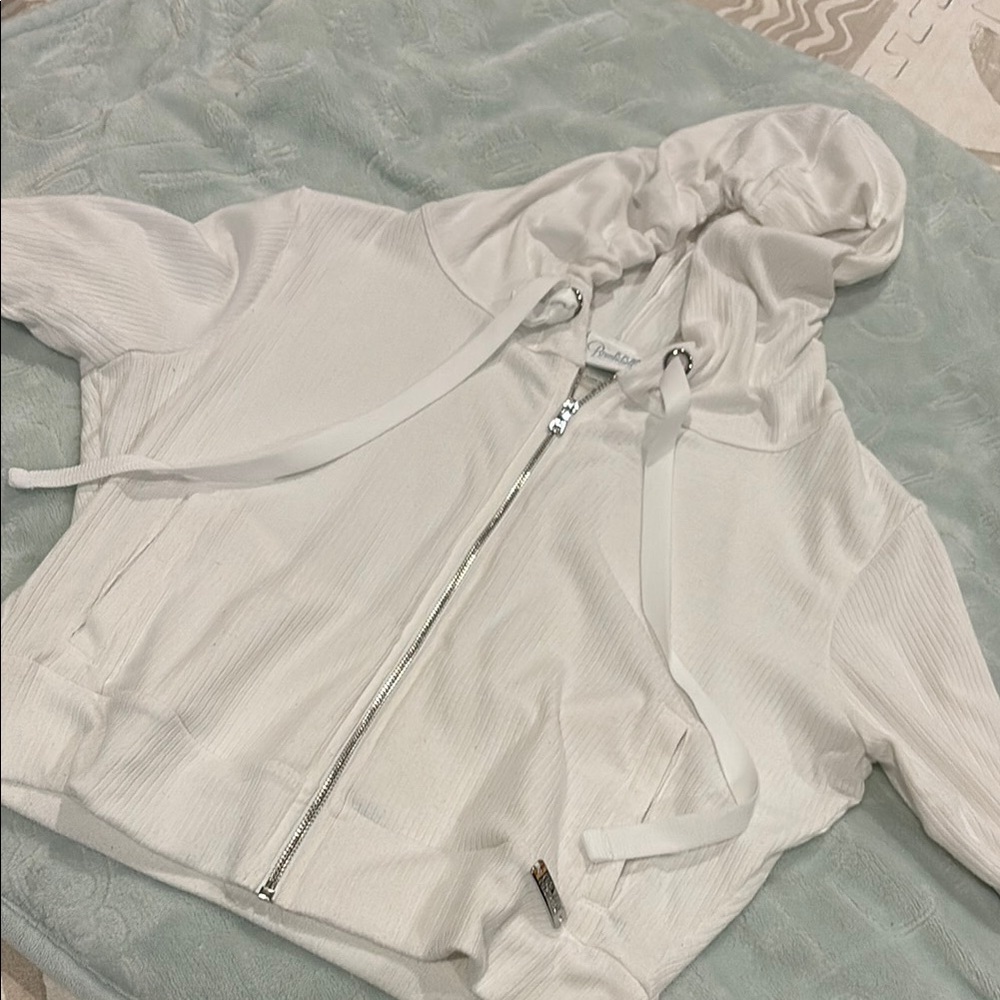 Bombshell Sportswear White Crop Top Hoodie